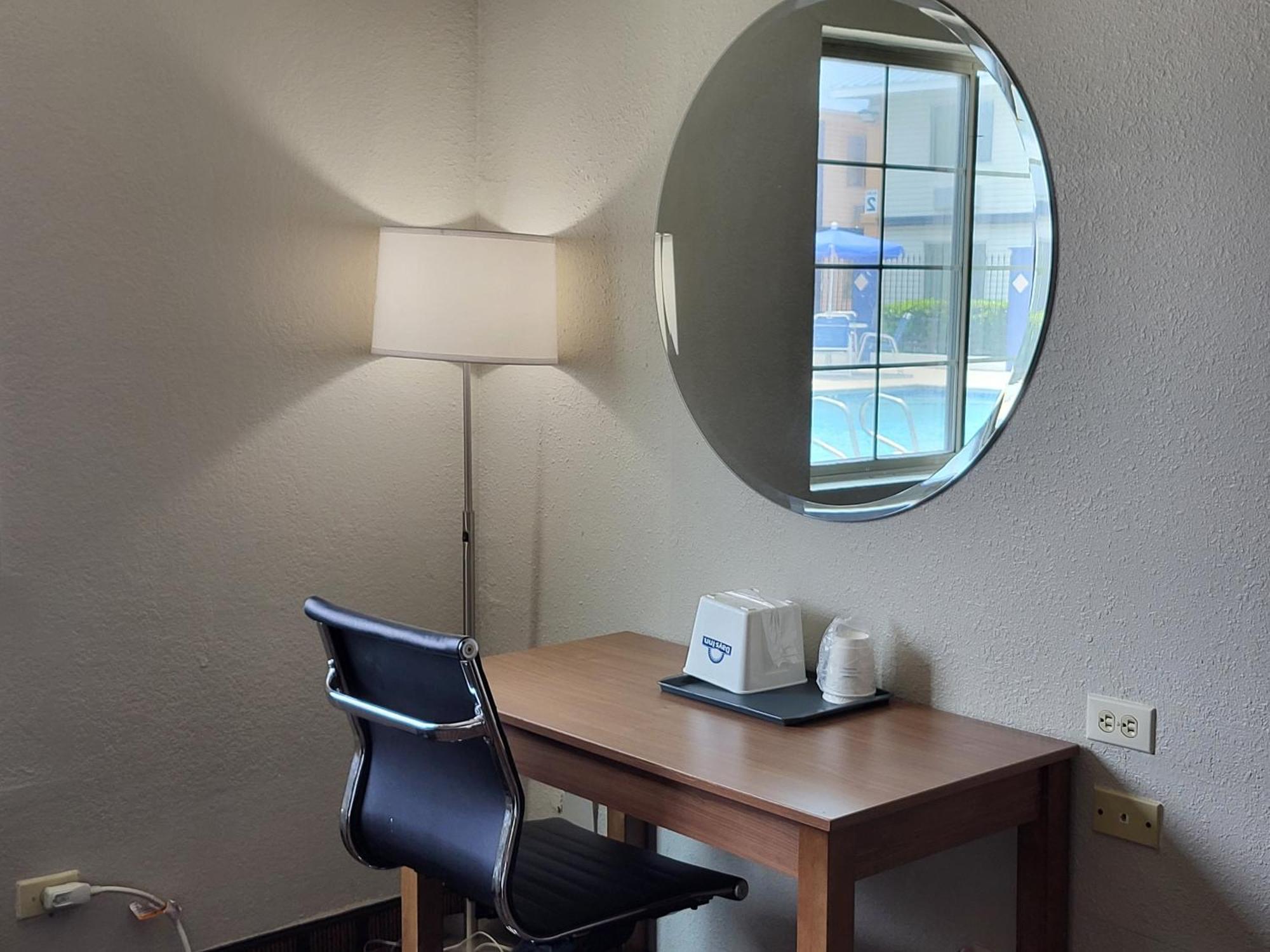 Days Inn & Suites By Wyndham Laredo Exterior foto